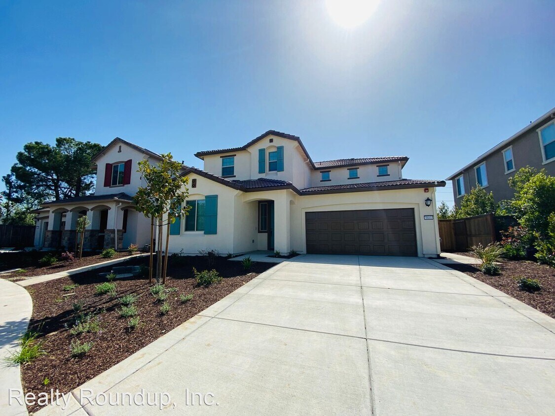 4 br, 3.5 bath House 9661 Tangelo Cir House Rental in Elk Grove, CA