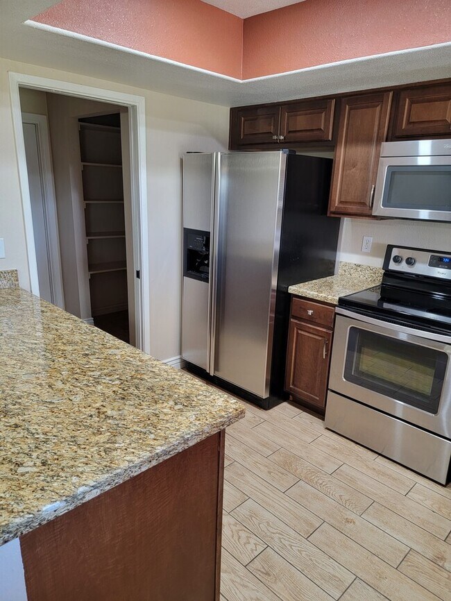 Building Photo - Gorgeous Home For Rent in Tempe!