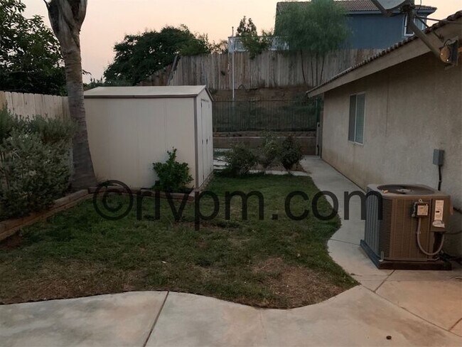 Foto del edificio - 6594 Owl Ct