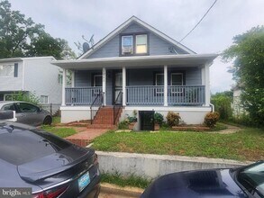 Building Photo - 1011 Nova Ave