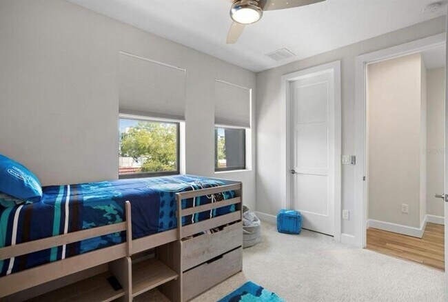 Foto del edificio - 1330 W Gray St