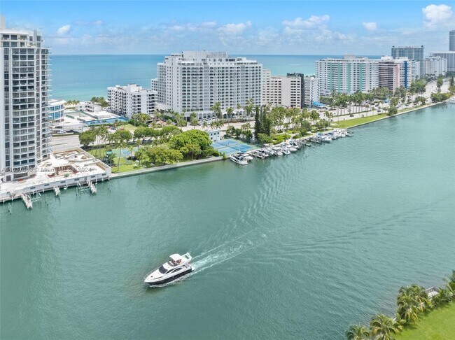Foto del edificio - 5401 Collins Ave