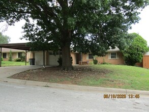 Building Photo - 7505 NW Welco Ave