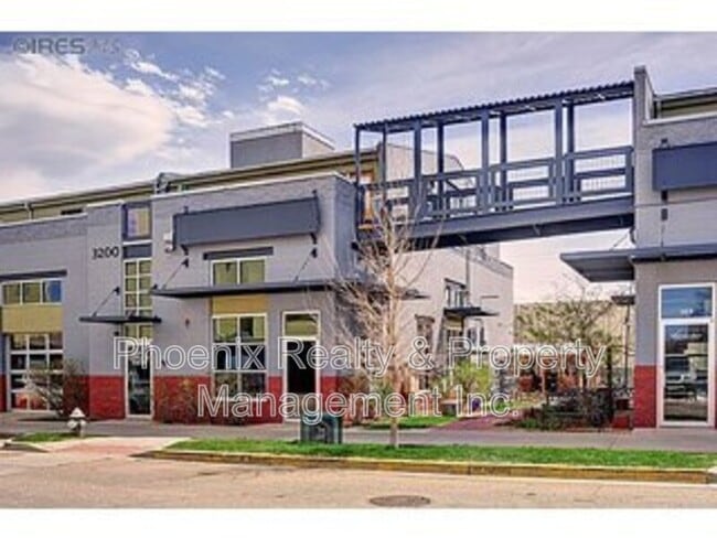 Building Photo - 3200 Carbon Pl