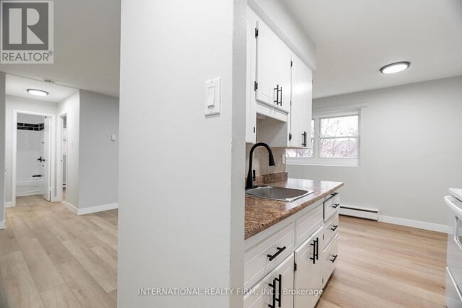 Building Photo - 24 Brookside St