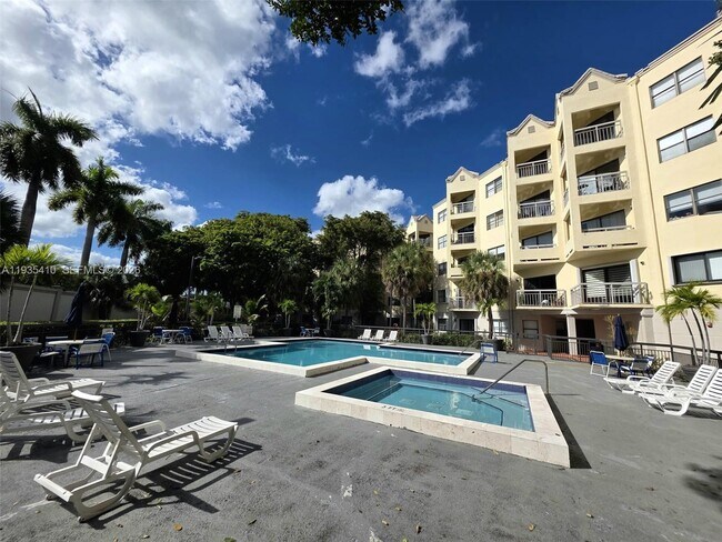 Building Photo - 8290 Lake Dr