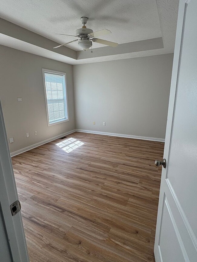 Building Photo - Single Family Home