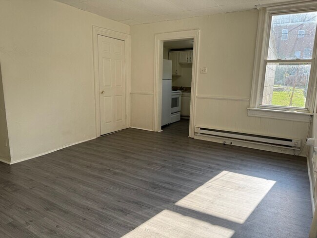 Building Photo - Robinson