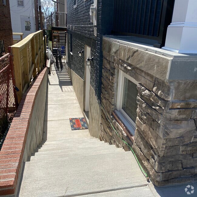 Brightwood Apartments for Rent with High Ceilings Washington, DC 1