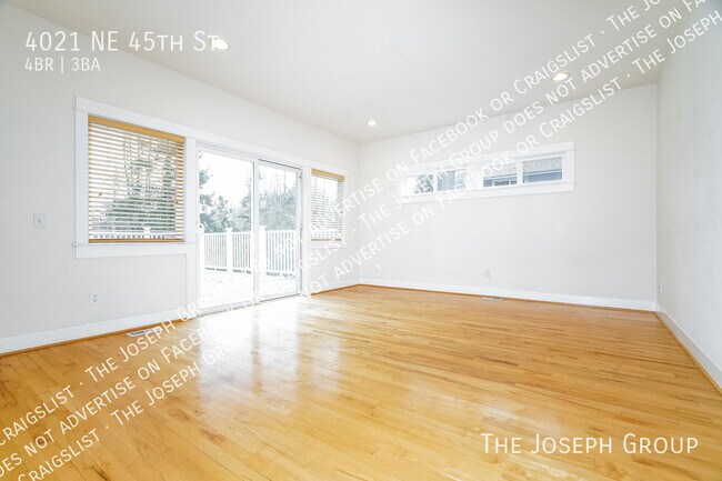 Foto del edificio - 4021 NE 45th St