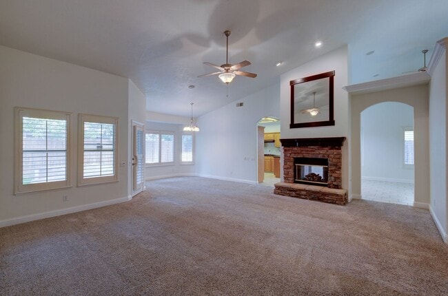 Building Photo - 1824 E Turnberry Ave