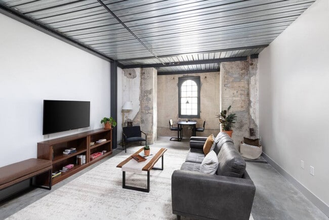 Foto del edificio - 1009 W Juneau Ave