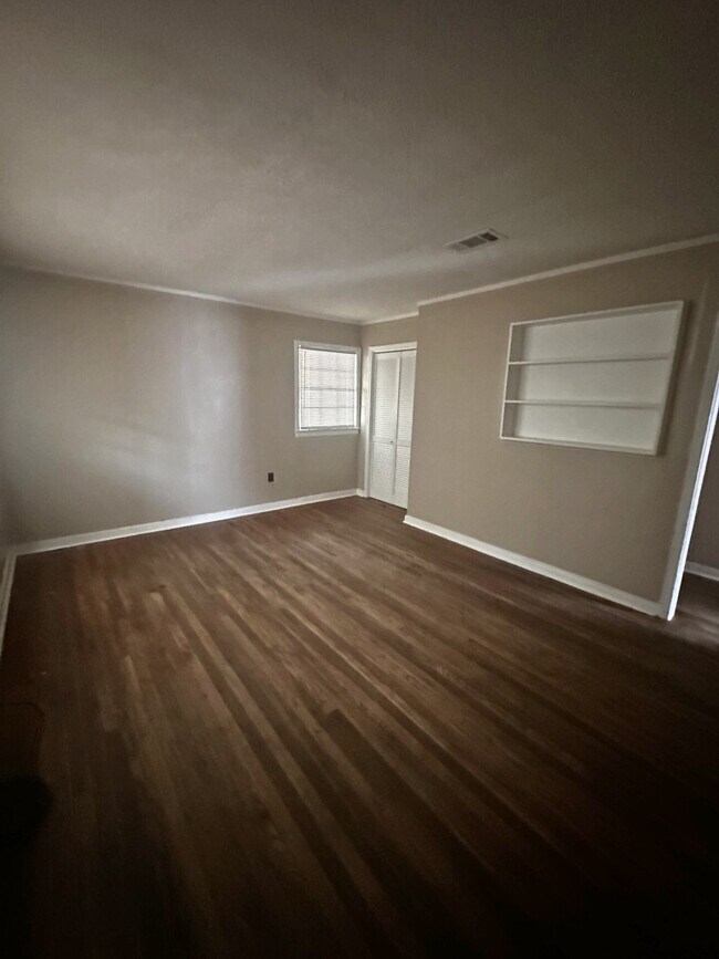 Foto del edificio - 106 Rosewood Cir