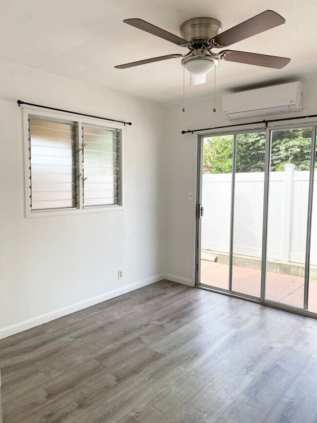 Foto del edificio - PRICE REDUCTION! Moanalua Valley - 2 bedro...