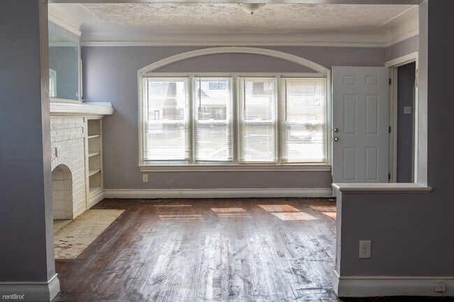 Foto del edificio - 3 br, 1 bath Duplex - 5080 Devonshire Road 1