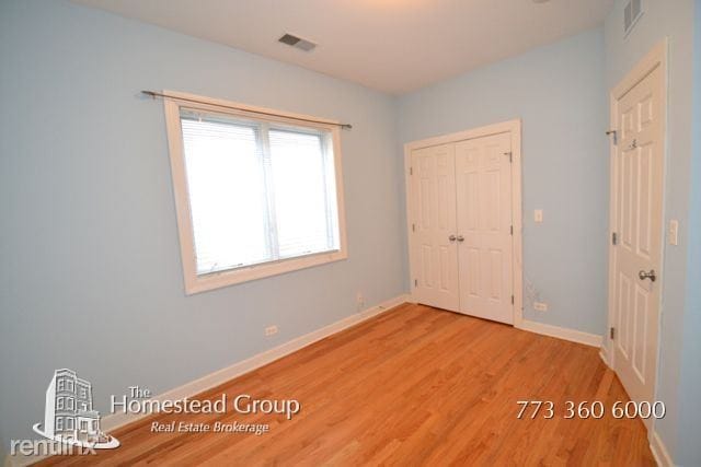 Building Photo - 3042 N Racine Ave