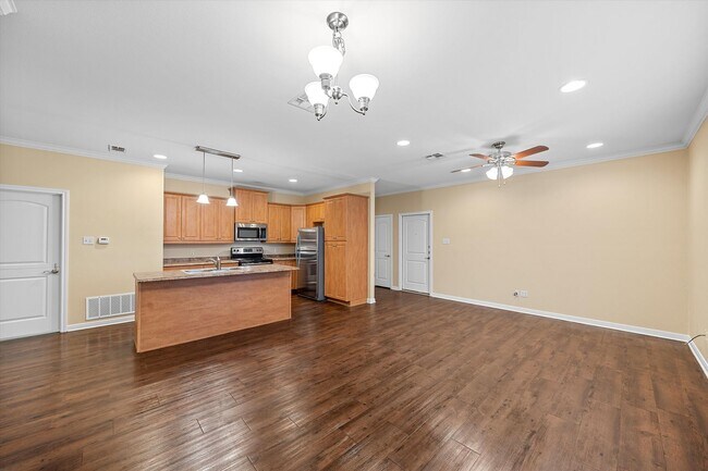 Foto del edificio - AVAILABLE NOW! Beautiful 3 bedroom townhome located in Waco!