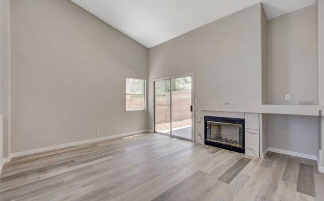 Foto del edificio - 1735 Navarre Ln