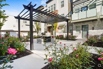 Building Photo - Current Townhomes