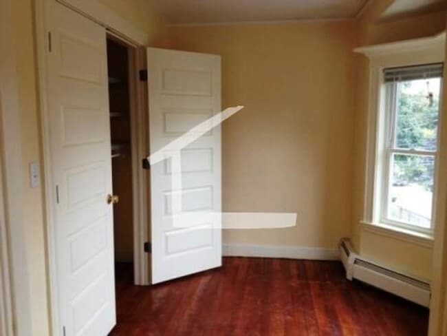 Building Photo - 33 Coolidge Hill Rd
