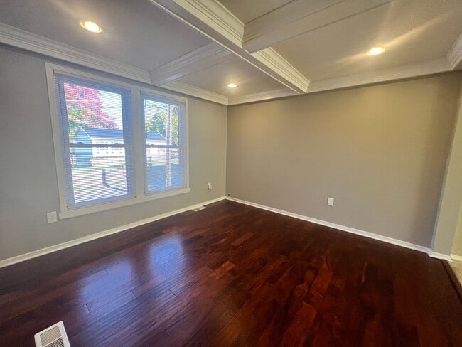 Building Photo - Lovely 4 BR/3 BA Single-Family Home in Cap...