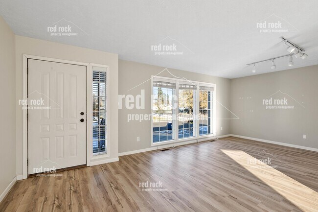 Foto del edificio - 6103 W Wind River Dr