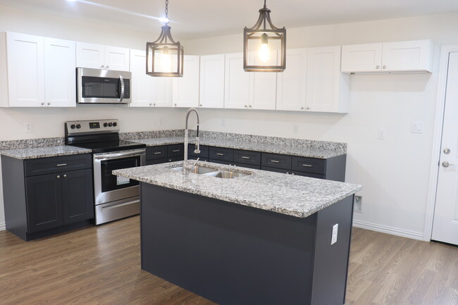 Kitchen Island - 5831 Grayson St