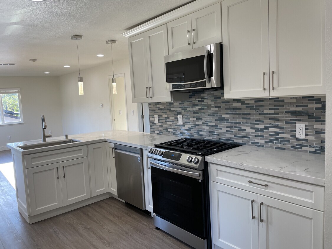 Foto principal - 5152 Valley View Rd