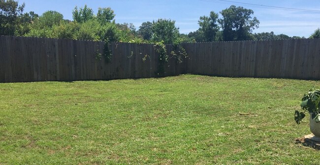 Foto del edificio - 2302 Desiree St