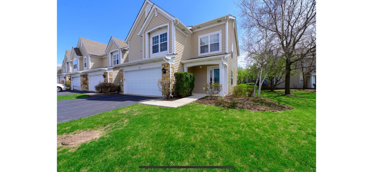 325 S Lancelot Ln, Palatine, IL 60074 Townhome Rentals in Palatine IL