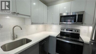 Building Photo - 700 Lawrence Rd