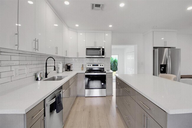Foto del edificio - 18361 NE 20th Pl
