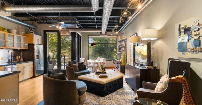 Building Photo - 4020 N Scottsdale Rd