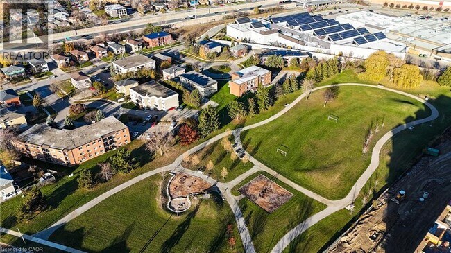 Photo du bâtiment - 26 Woodfern Ct