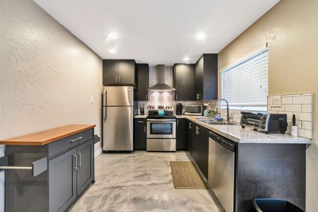 Building Photo - 3025 N 38th St