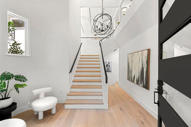 Building Photo - 4148 Sunswept Dr