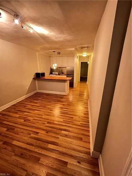Foto del edificio - 632 Raleigh Ave