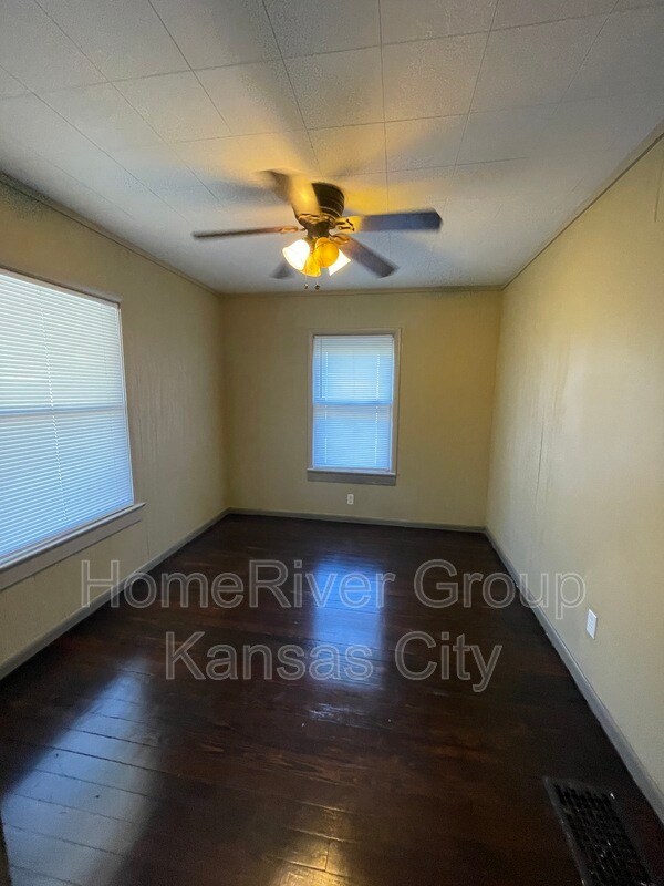Building Photo - 12907 Grandview Rd