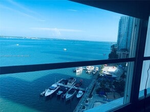Building Photo - 801 Brickell Bay Dr