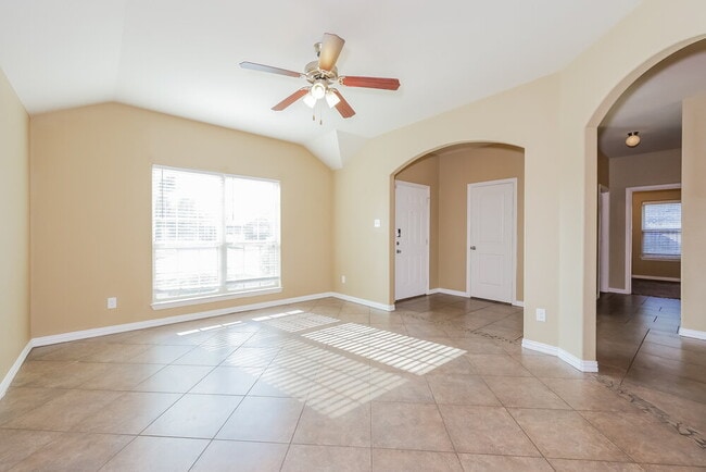 Building Photo - 7681 Hollow Point Dr