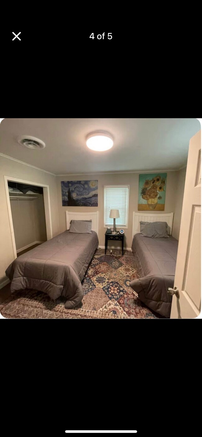 Foto del edificio - 1021 Barlow St