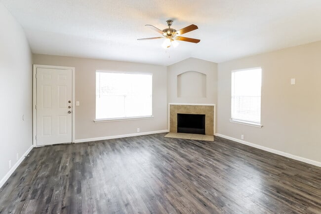 Building Photo - 4000 Tuscany Ct