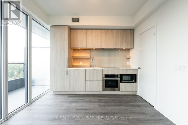 Building Photo - 28 Ann St