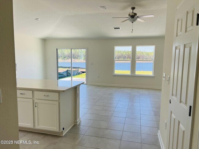 Foto del edificio - 10961 Stapleton Dr