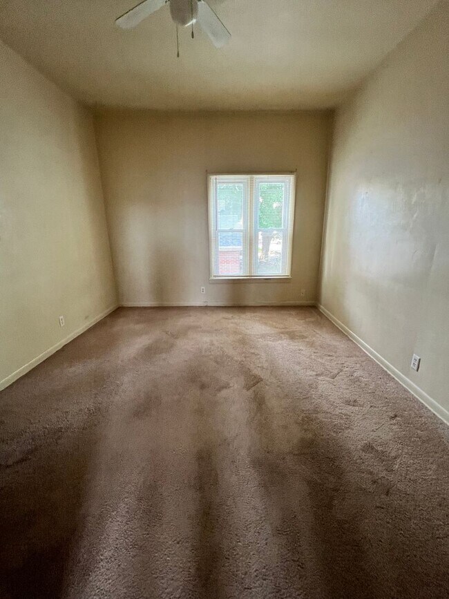 Foto del edificio - 121 University Ln