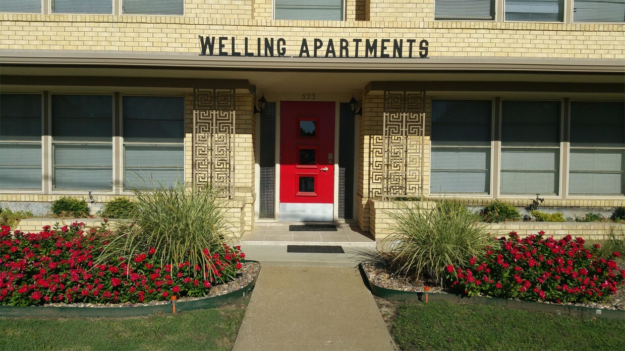 Building Photo - 523 S Travis St