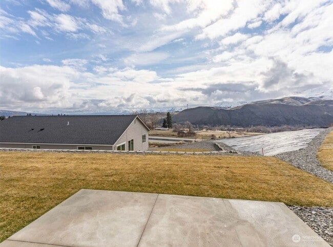 Building Photo - New Construction Three Bedroom Two Bath Be...