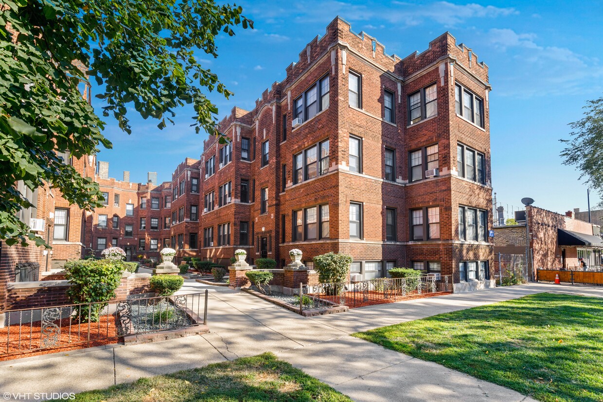 Primary Photo - 4407 Wolcott