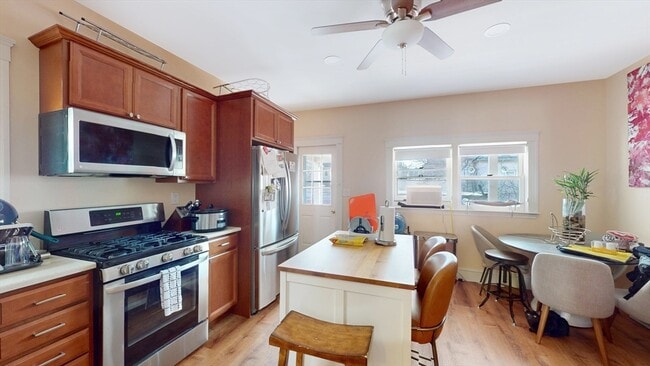 Building Photo - 70 Hudson St