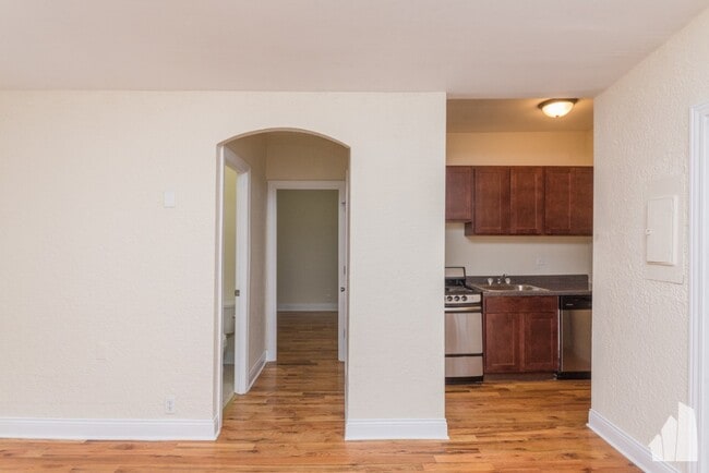 Foto del edificio - 536 W Arlington Pl